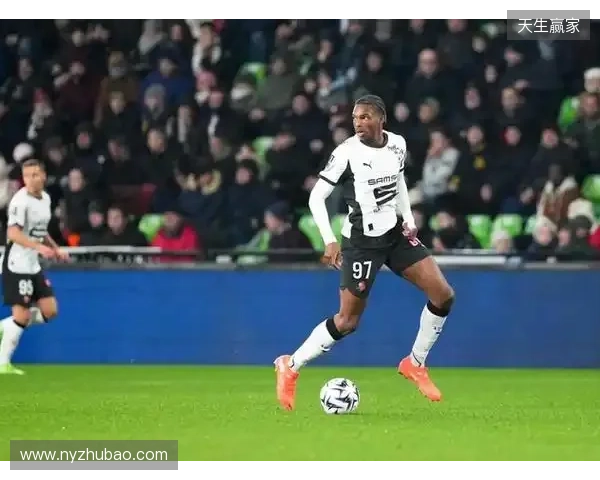 记者：雅凯已同意加盟切尔西，并告知雷恩希望在冬窗离队